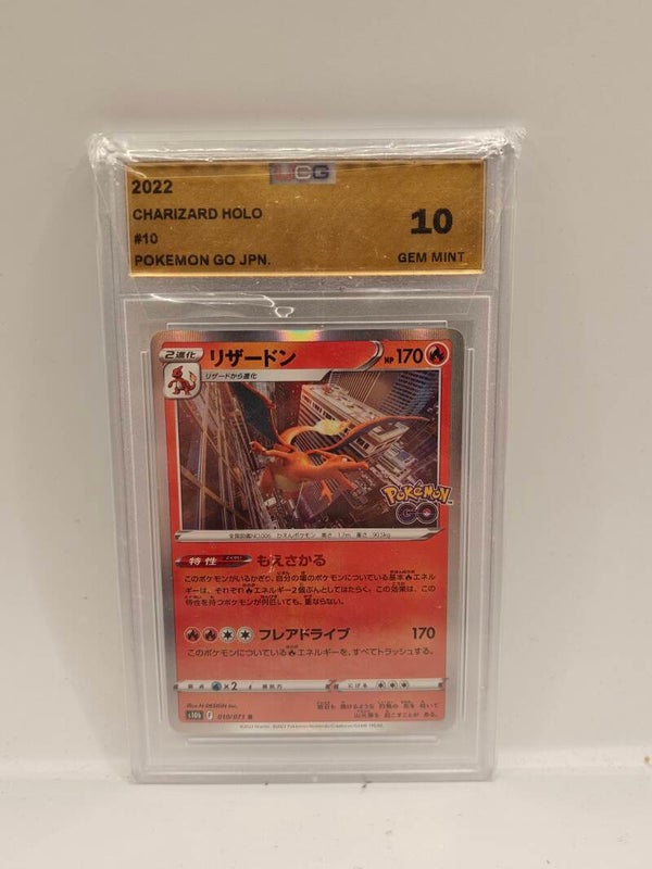 2022 pokemon go Charizard Holo UCG 10