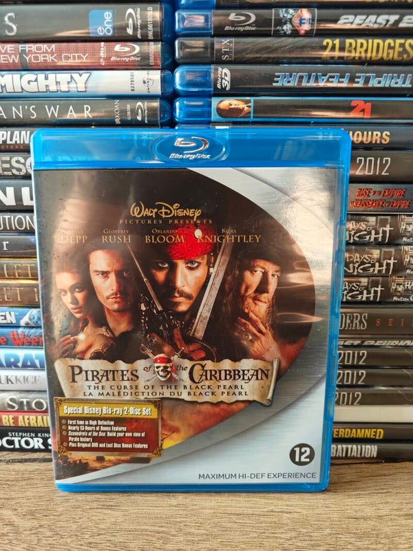 Pirates of the Caribbean the curse of the black pearl blu ray