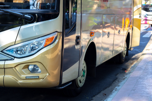devis pour location de bus pour voyage en groupe en herault