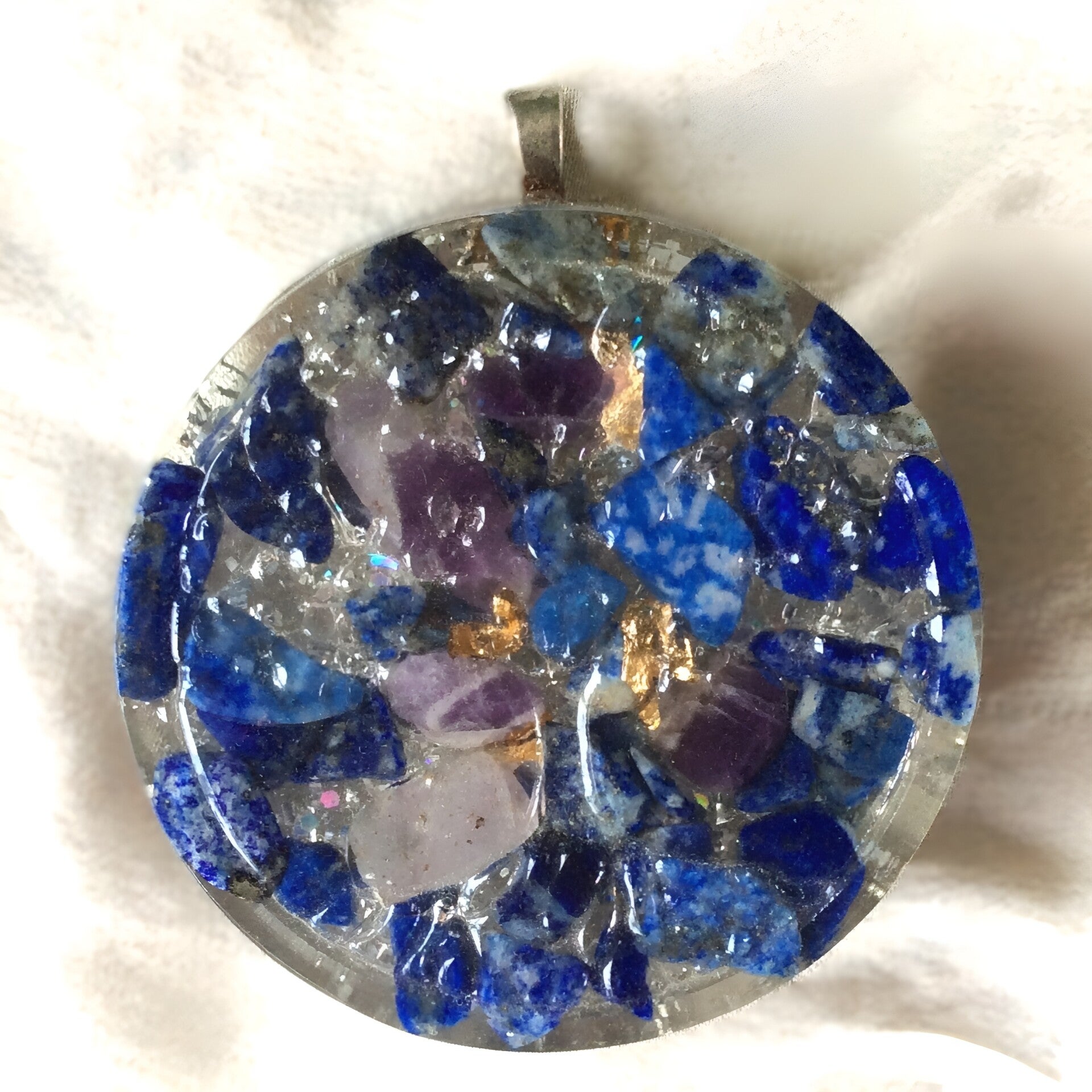 Orgonite amulet 'Lapis en amethist'