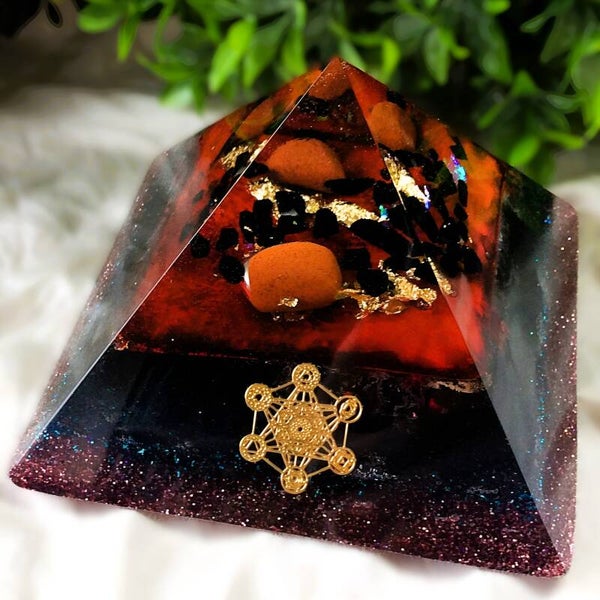 Orgonite piramide medium 'Chakra 1'