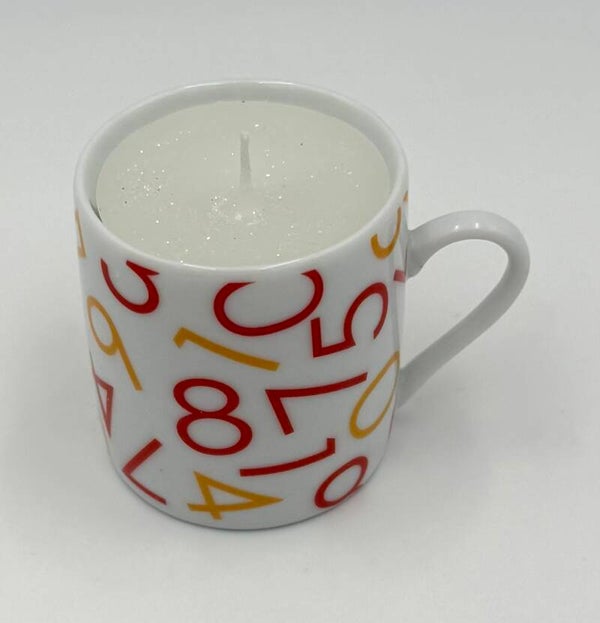 Kerze in Espressotasse
