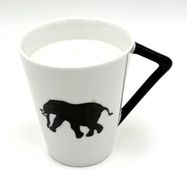 Kerze in Tasse