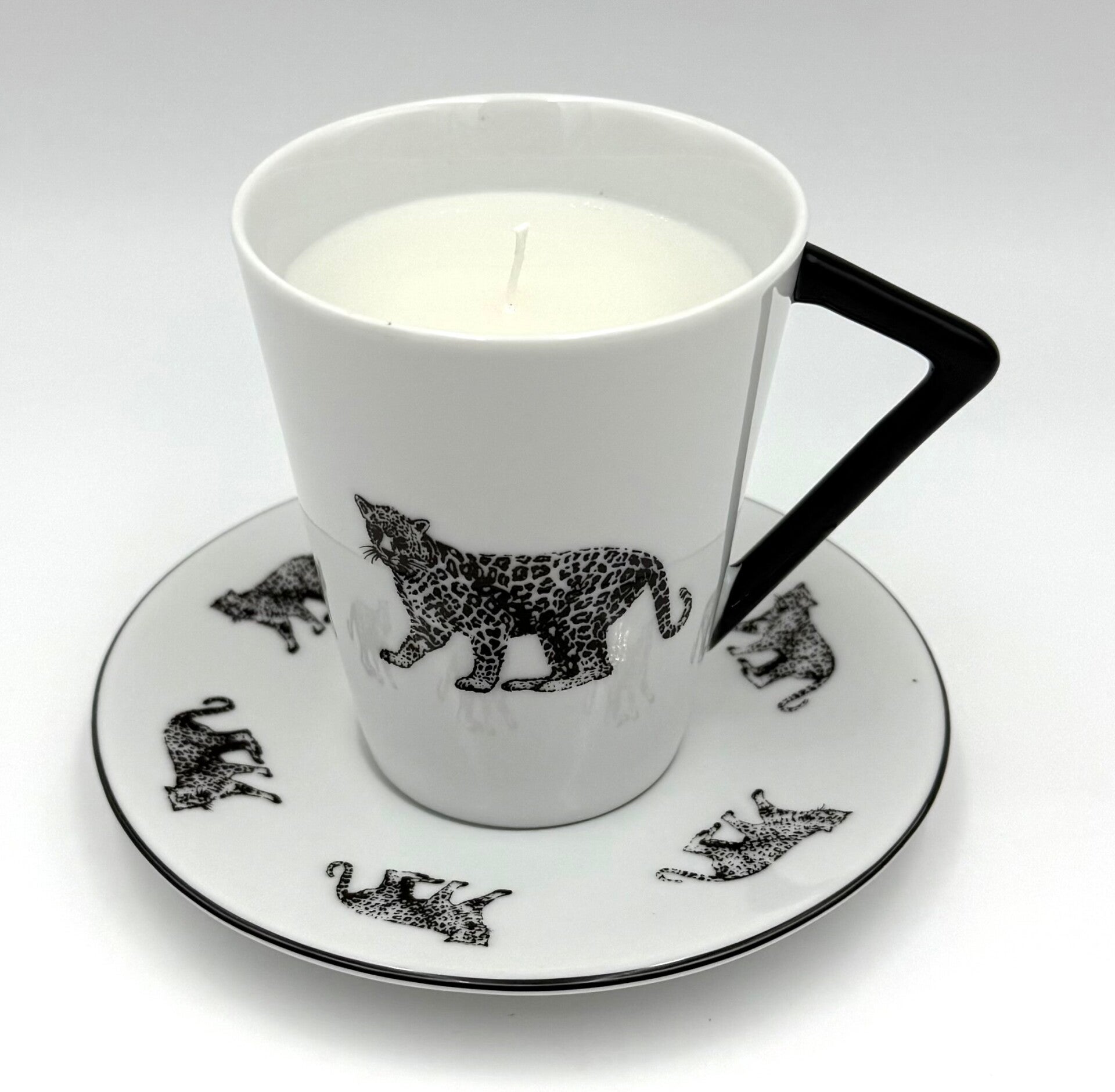 Kerze in Tasse