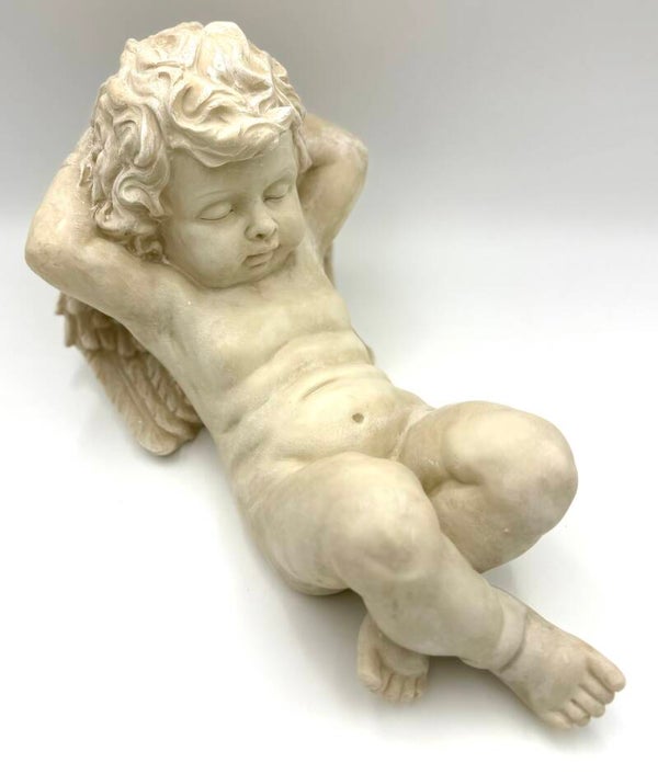 Engel liegend