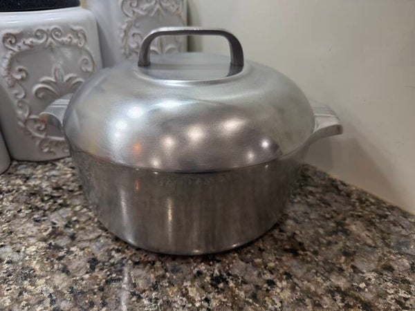 First Edition, 5qt Sock Pot/Dutch Oven with metal lid