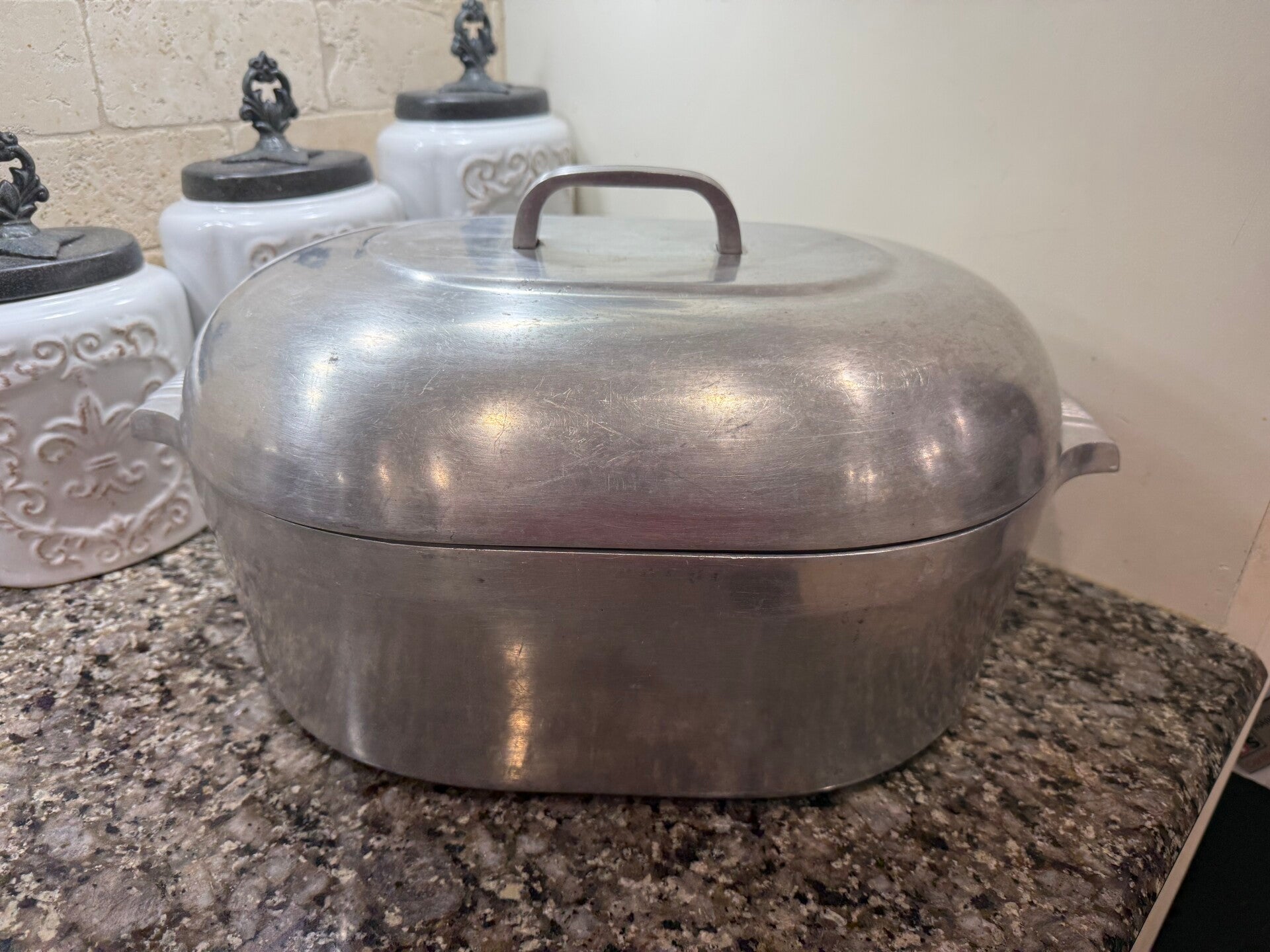 Wagner Ware MAGNALITE 13qt Roaster(4267)- Second Edition