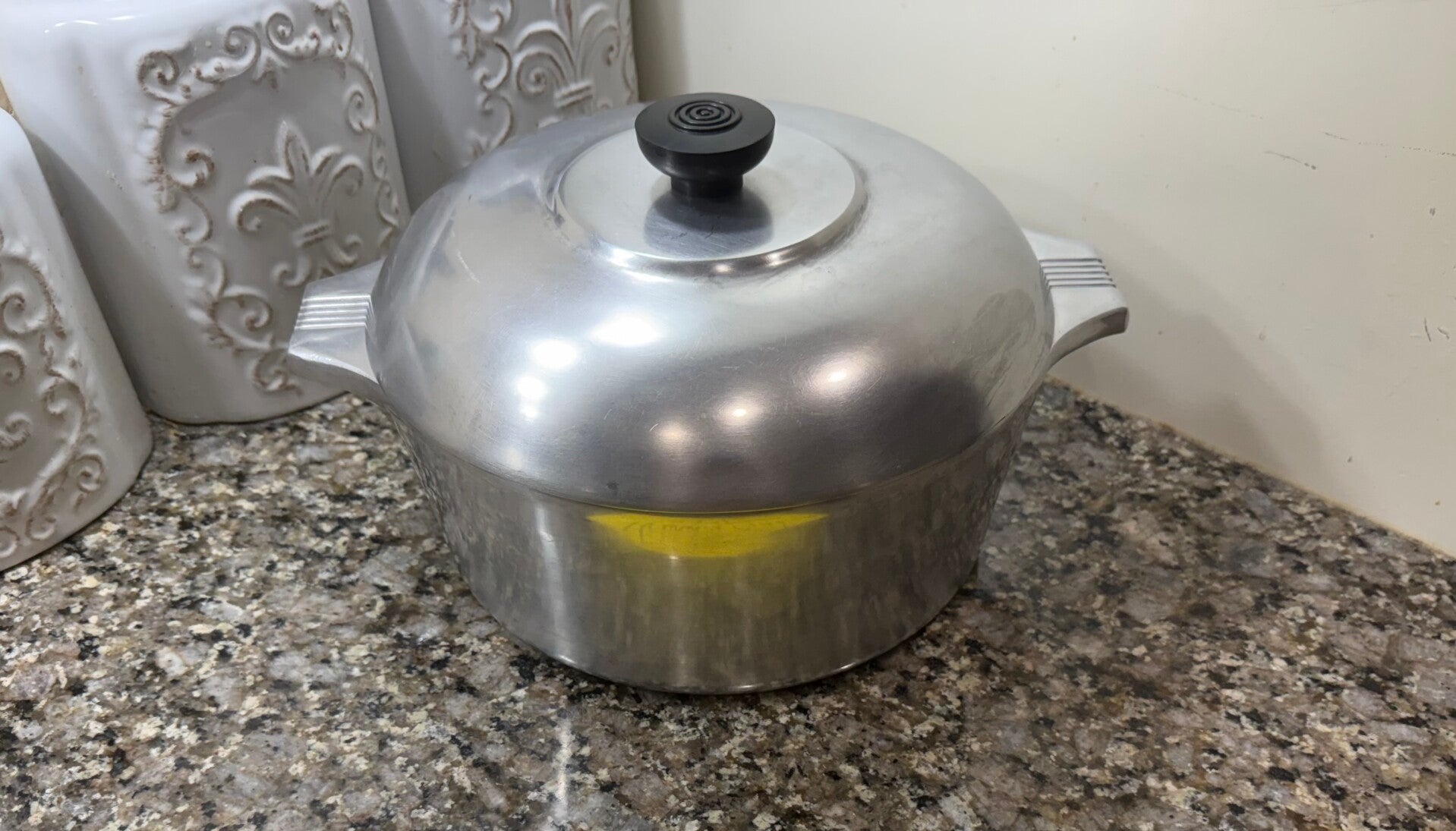 MAGNALITE 5qt 4248 “utility pot” with trivet!