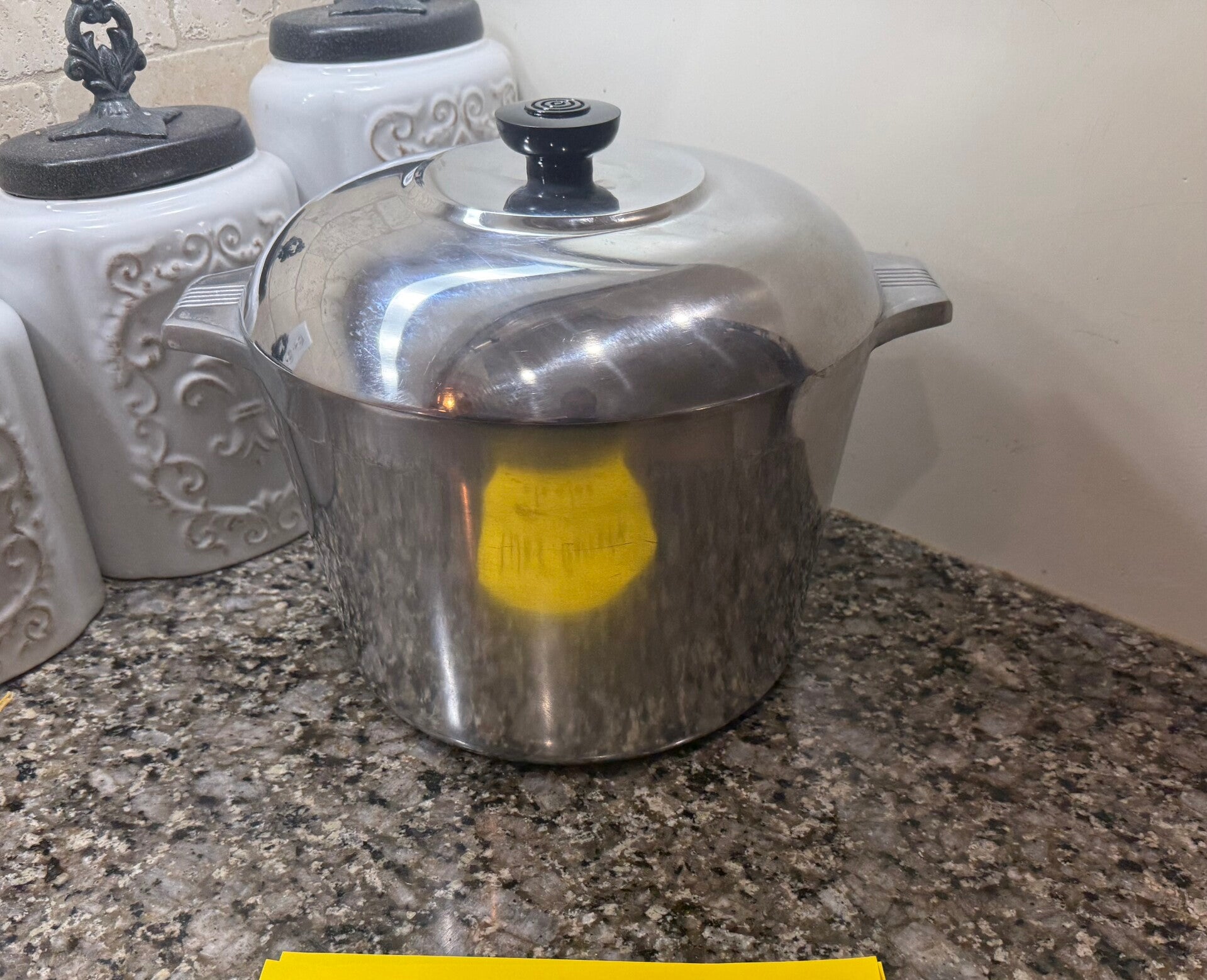⚡️EXCELLENT ! “Near New” condition, 4738 8qt stock pot.⚡️