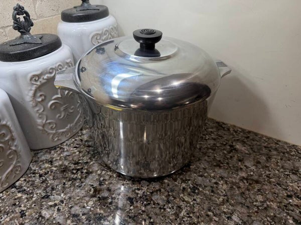 “Like New” GHC 4738, 7.5qt stock pot