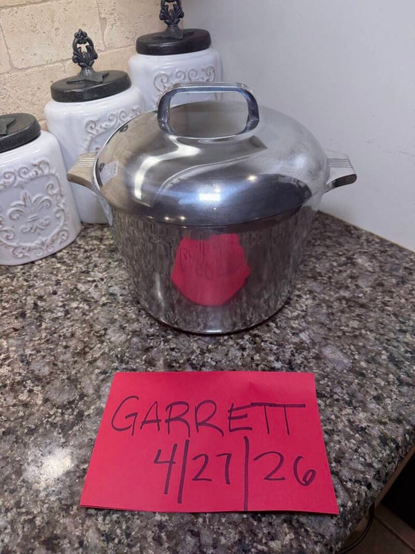 GHC 8qt 4738 Stock Pot with trivet