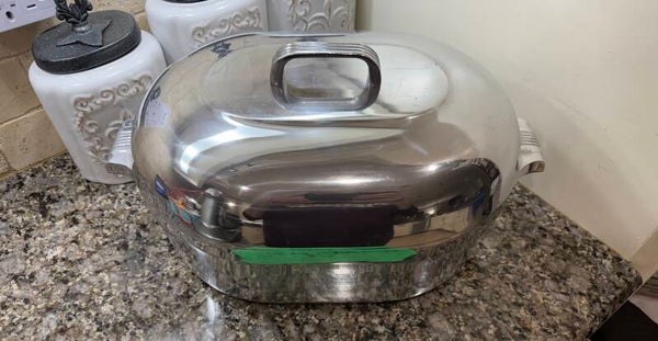 ⚡️”1ST EDITION!” Wagner Ware! Fantastic condition, 4267 13qt Roaster with rare heavy-cast trivet.⚡️