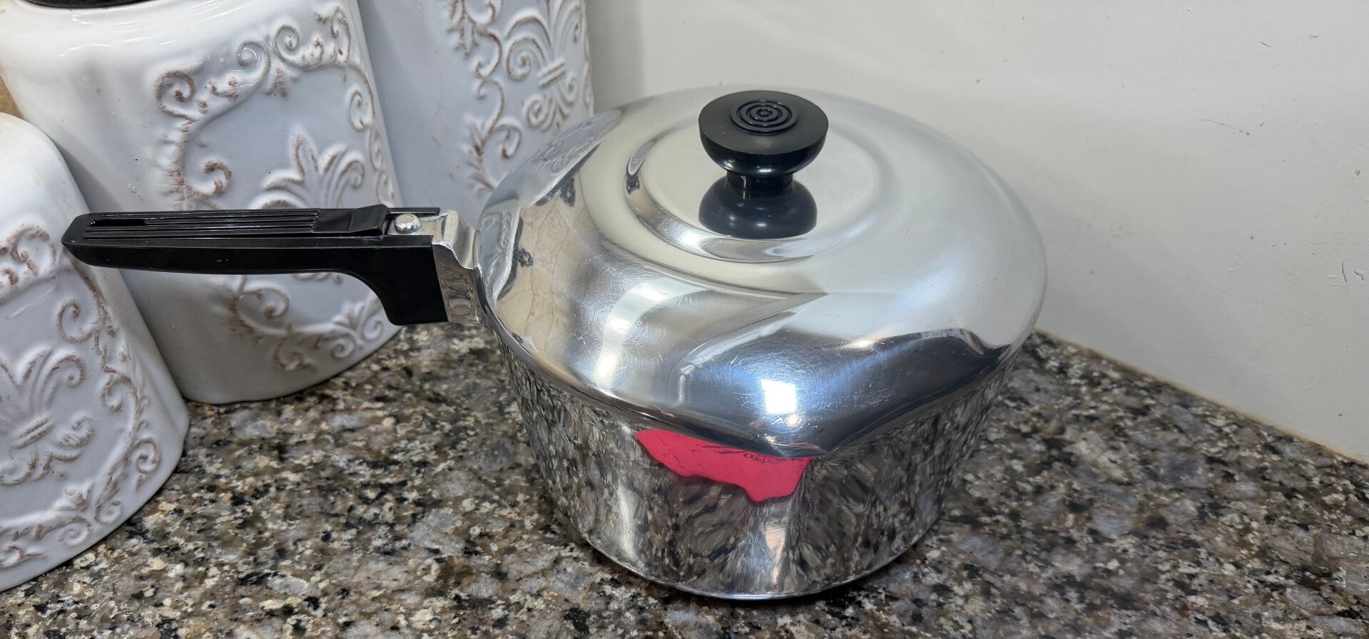 Beautiful, Mint Condition, Magnalite GHC 4.5qt, 4684 Saucepan