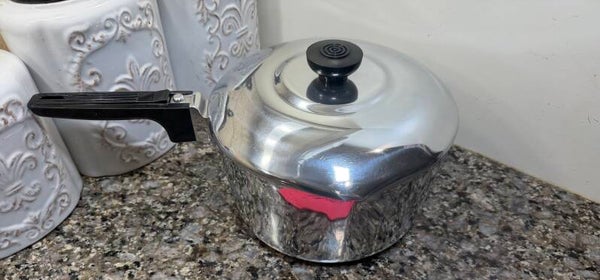 Beautiful, Mint Condition, Magnalite GHC 4.5qt, 4684 Saucepan