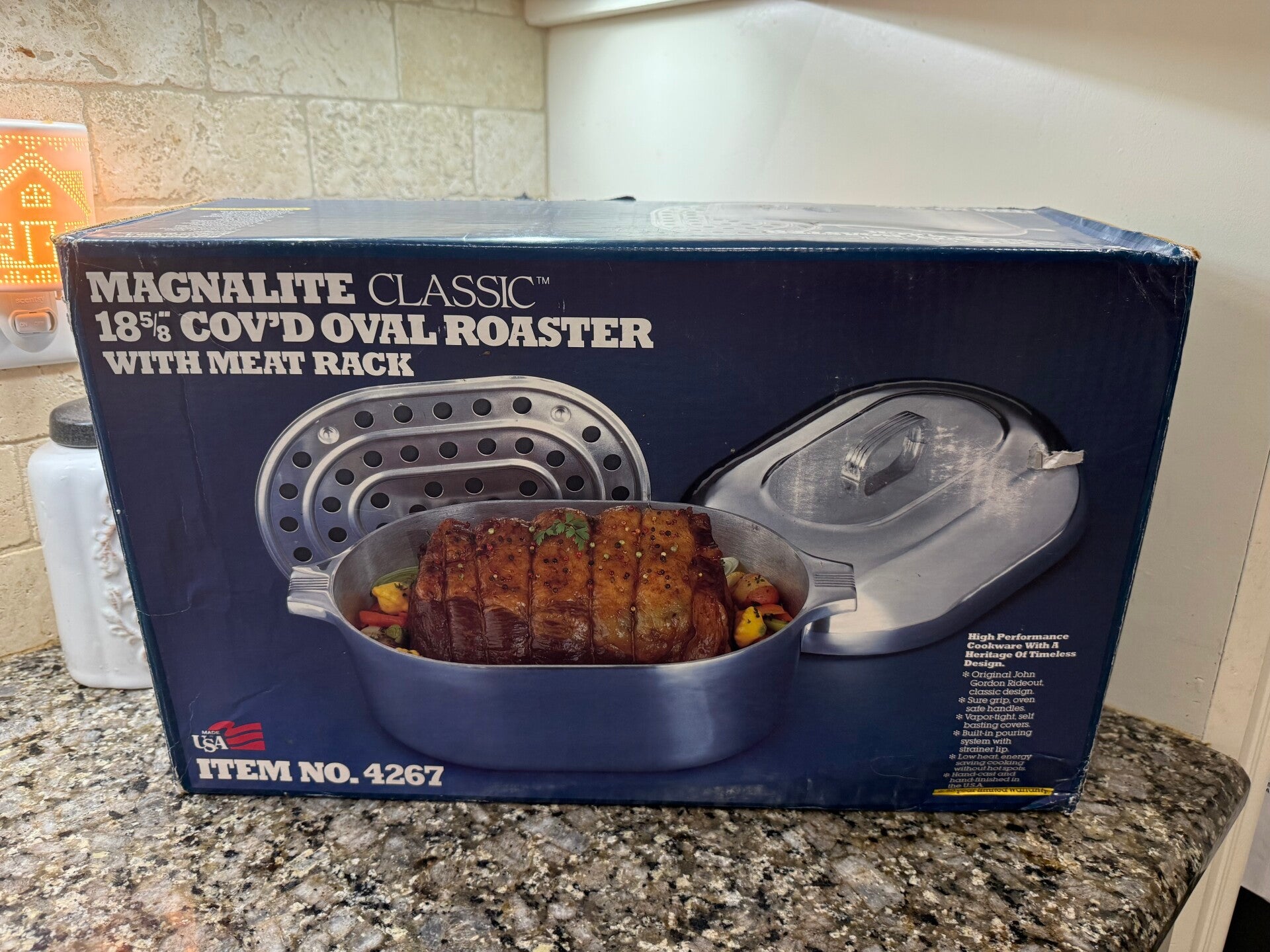 STILL IN THE BOX, GHC 13qt(my favorite size!) Roaster with trivet and pamphlet