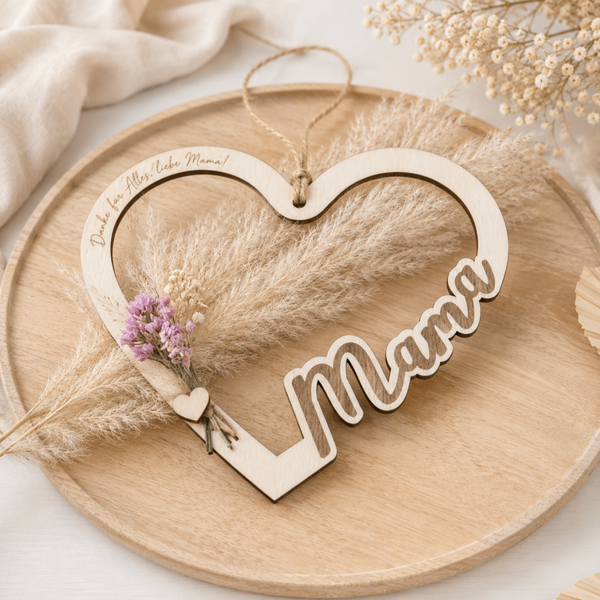 Liebevolles Geschenk für Mama – Herz aus Holz mit Trockenblumen und persönlicher Gravur