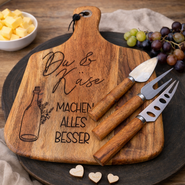 Rustikales Käsebrett aus Akazienholz – mit Liebe servieren