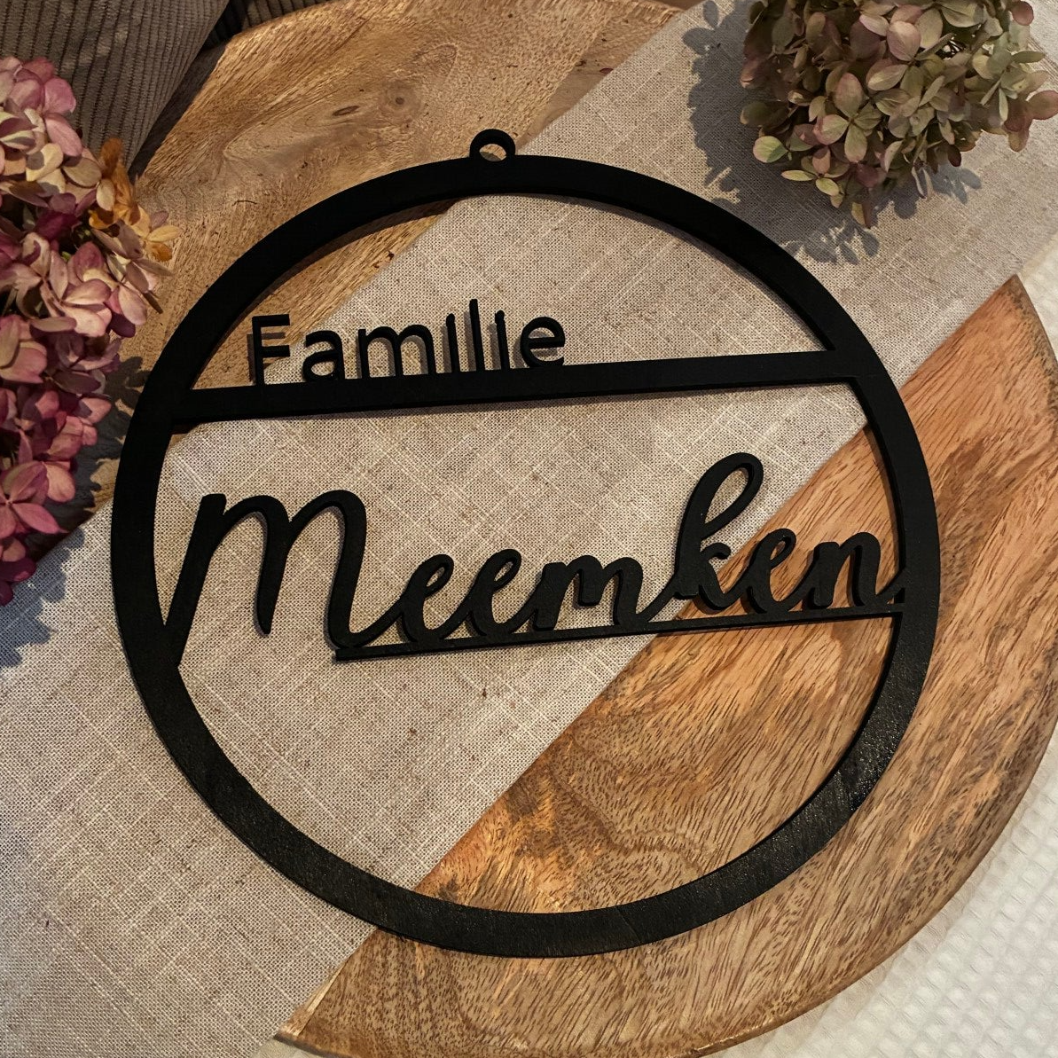 Modernes personalisiertes Türschild mit Namen – rundes Design