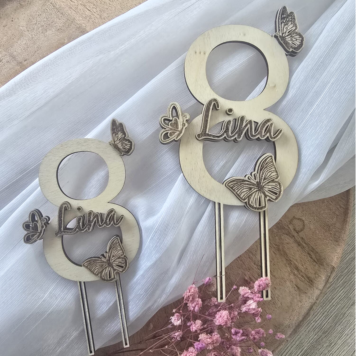 Personalisierter Caketopper mit Wunschzahl, Name & Schmetterlingen