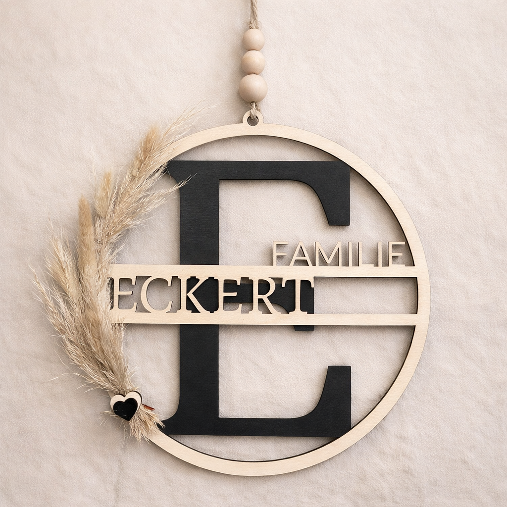 Personalisiertes Familienschild „Eckert“ aus Holz