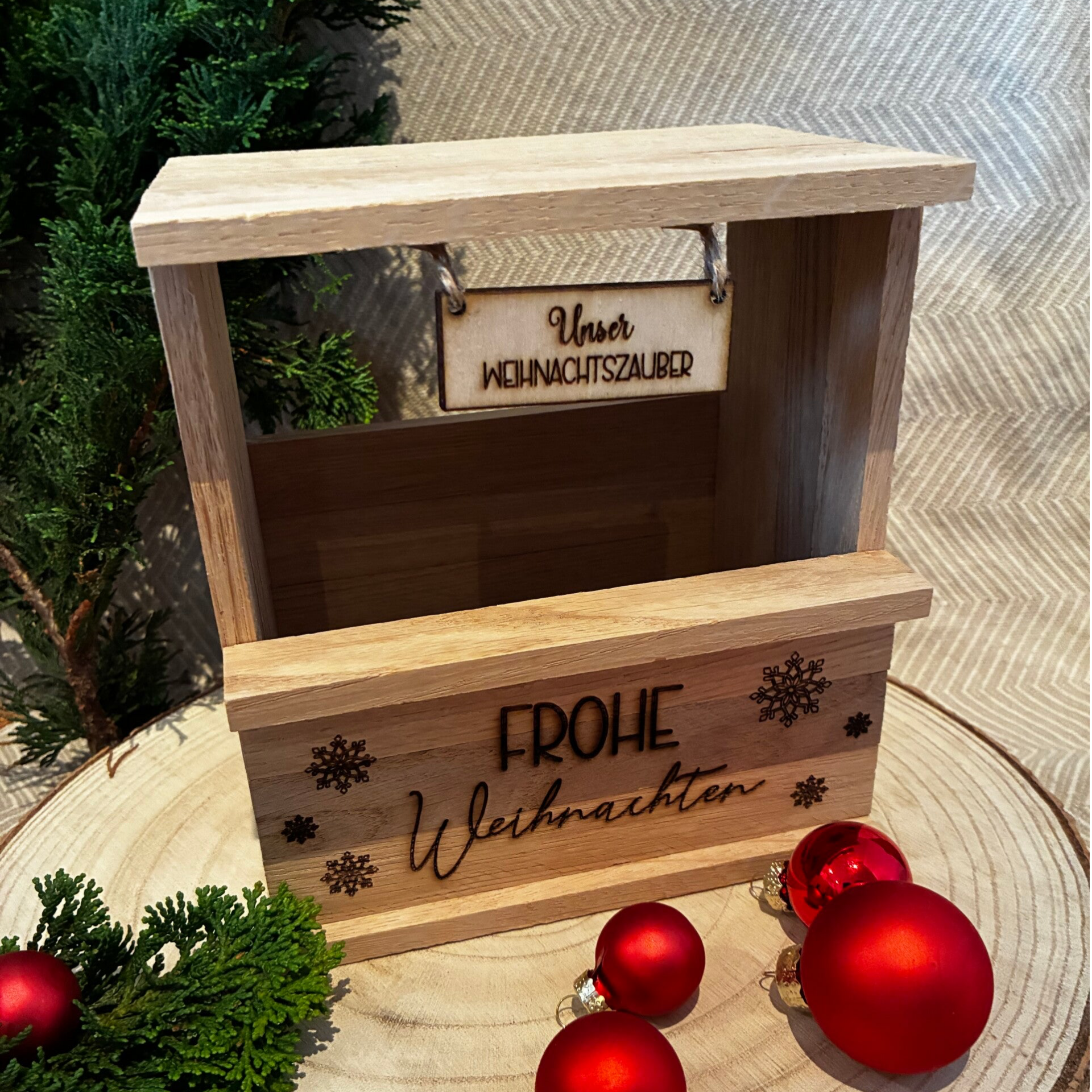 Personalisierte Weihnachtskiste – Geschenkidee mit Gravur