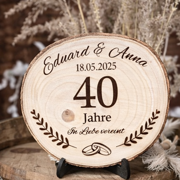 Personalisierte Baumscheibe zum Hochzeitsjubiläum – Einzigartiges Geschenk mit Gravur