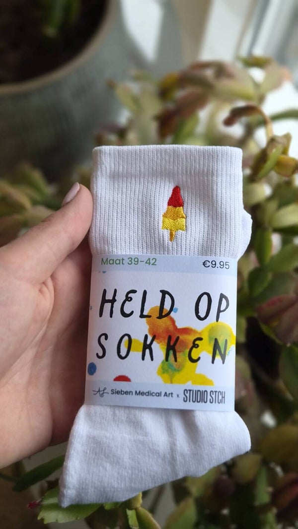 Sokken met Geborduurd Raket Ijsje | Studio STCH x Sieben Medical Art