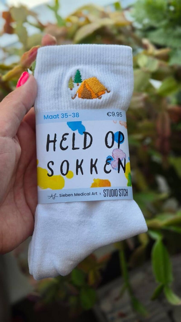Sokken met Geborduurde Tent | Studio STCH x Sieben Medical Art