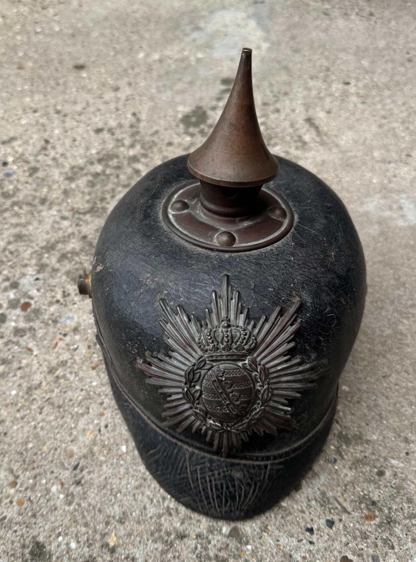 Wo1 Duitse Saxon pinhelm