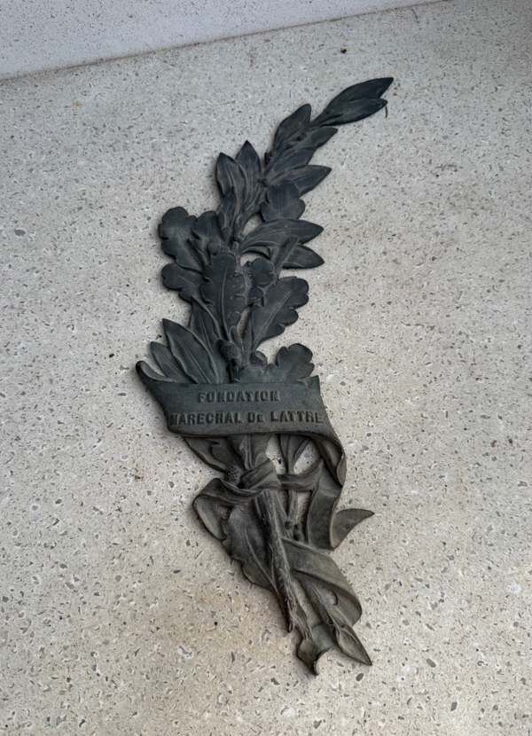 Wo1 groot bronzen palmblad met opschrift