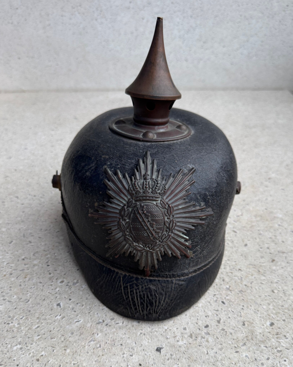 Wo1 Duitse Saxon pinhelm