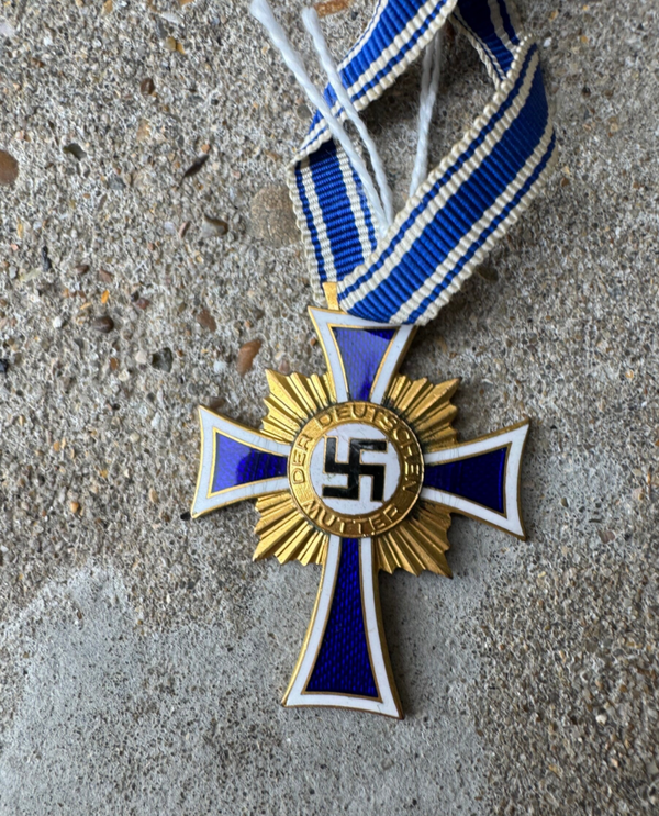 Wo2 Duitse medaille “moederkruis” goudkleurig