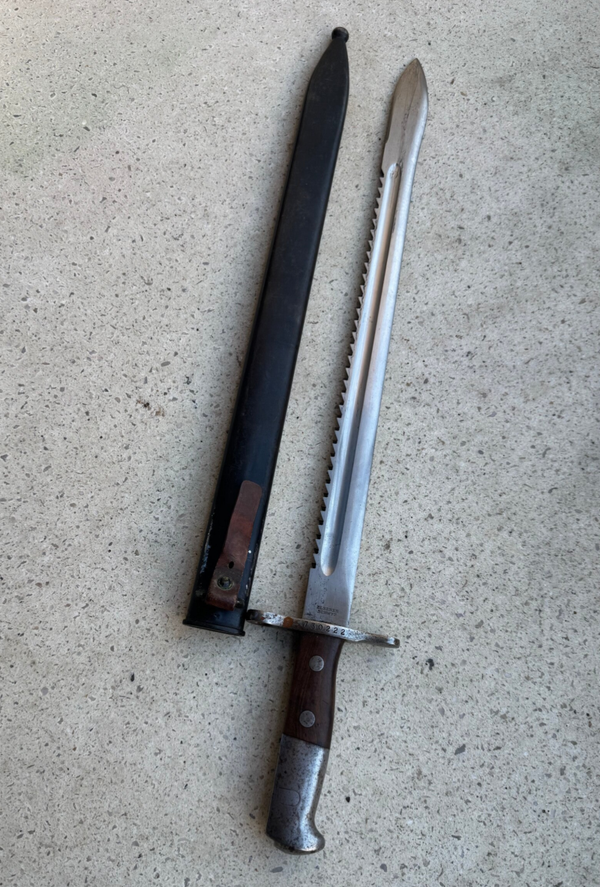 Zwitserse zaagtand bajonet