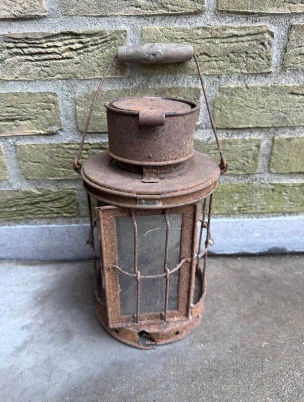 Wo1 Engelse loopgraven lantaarn 1917 met impact