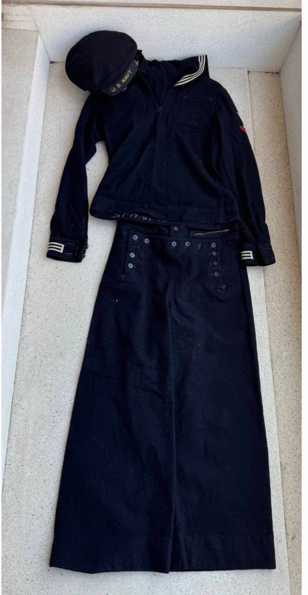 Wo2 US navy uniform + hat
