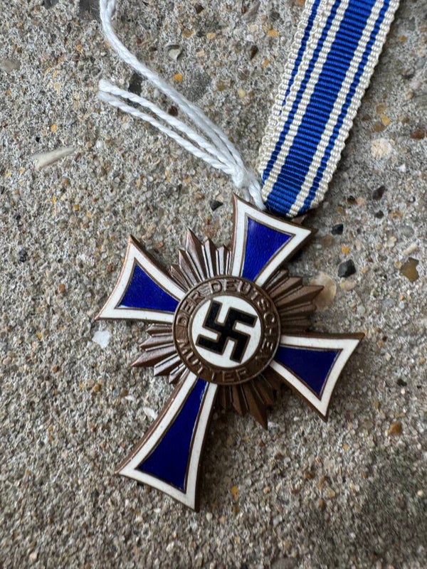 Wo2 Duitse medaille “moederkruis” bronskleurig