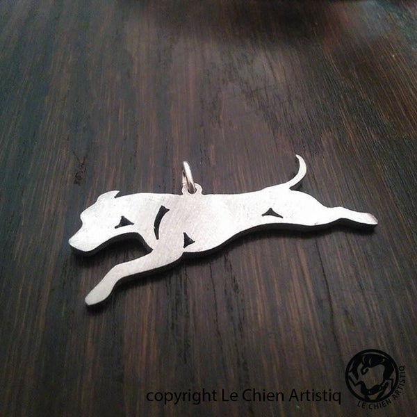 American Staffordshire Terrier ! Hanger zilver of aluminium !