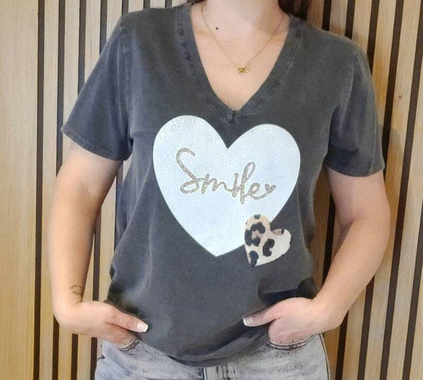 Tee Shirt col V smile gris délavé