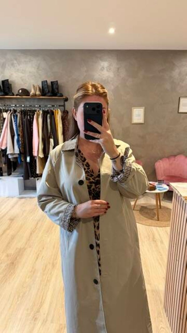 Trench reversible