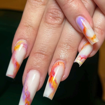 Nail art marbré coloré