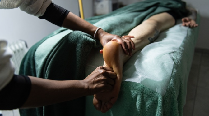 Massage relaxant des pieds