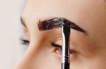 Teinture de cils ou sourcils