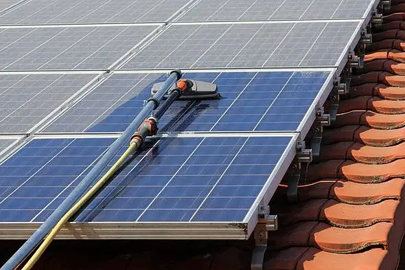 reinigung-photovoltaikanlage-1920x1079-standard.webp