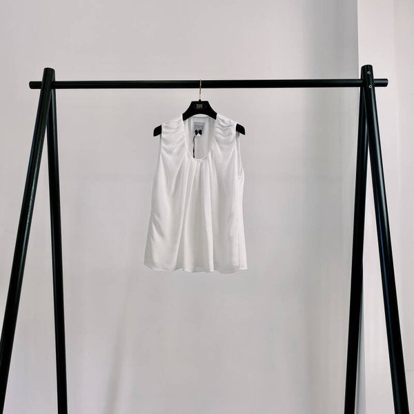 EDWARD ACHOUR SS '21: Top met platte plooien