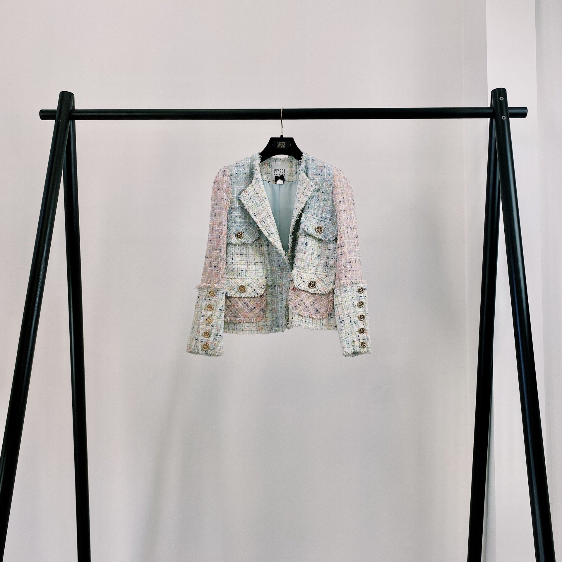 EDWARD ACHOUR SS '21: Tweed blazer in pastelkleuren