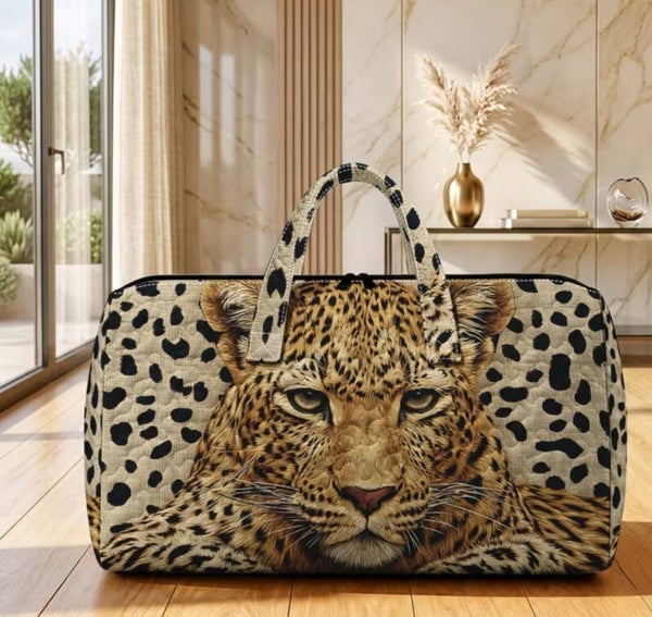 Printed Leopard close up willed your bag