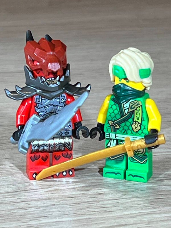 LEGO Lloyd VS Dragonian Warrior with collectors box