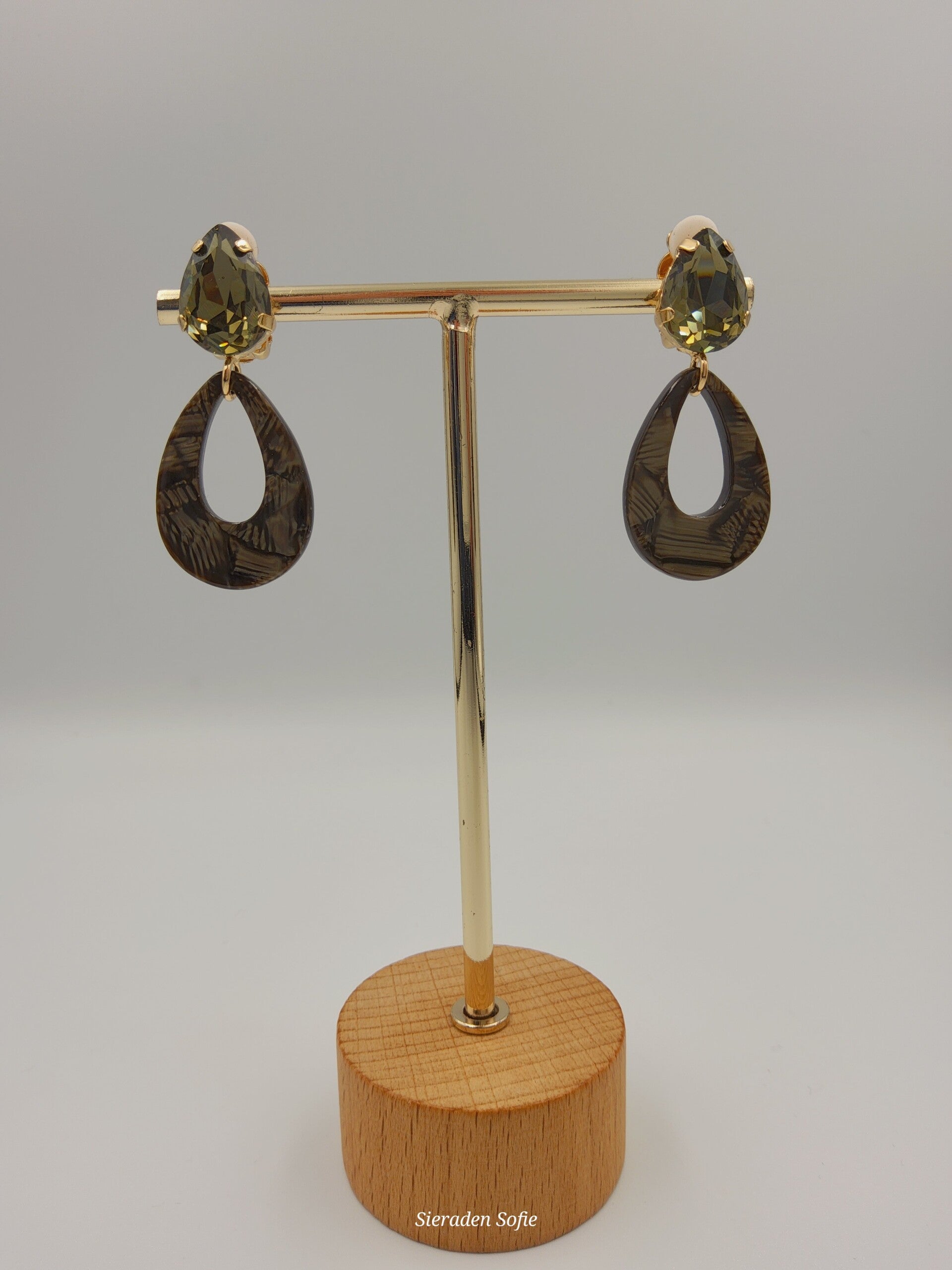 Clip 1