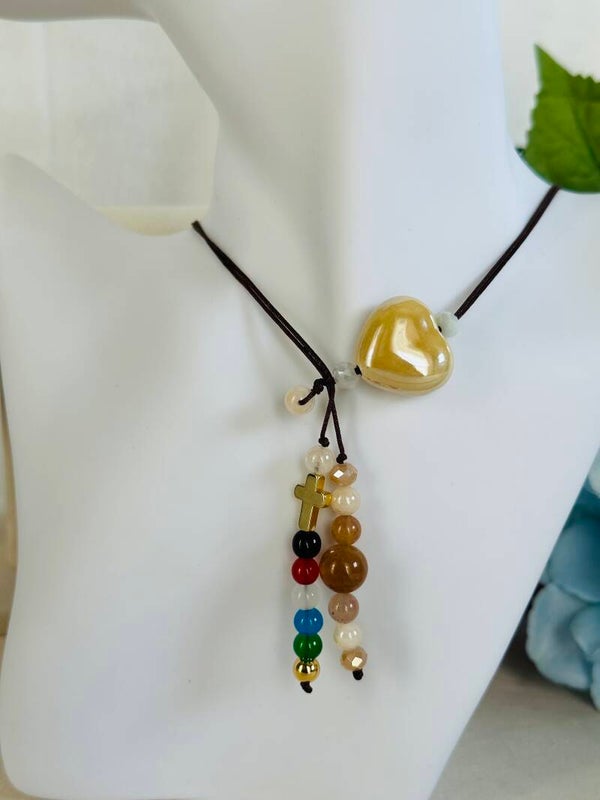 Collar comparte el Mensaje de Salvación y Amor de Dios
