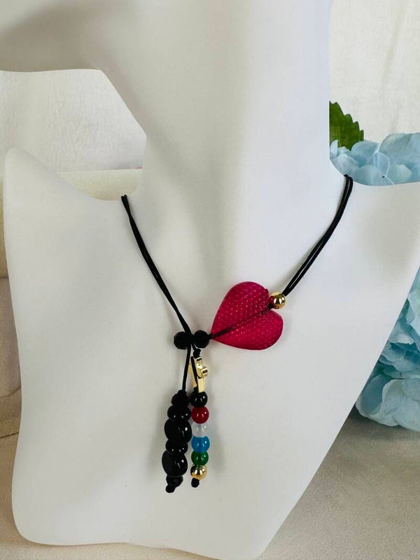 Collar comparte el mensaje de Salvación y Amor de Dios